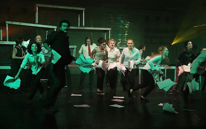 „Package“ (rež. Sh.Takeuchi). „antagon theaterAKTion“ (Vokietija).