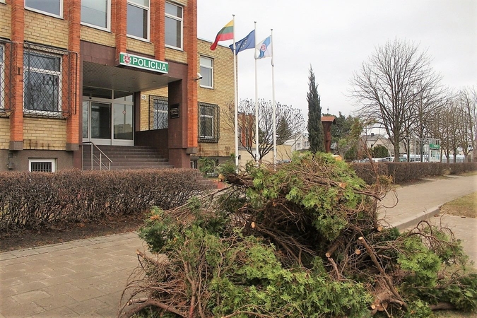 Panevėžio policijos komisariate kilo gaisras: užsidegė radijo imtuvas
