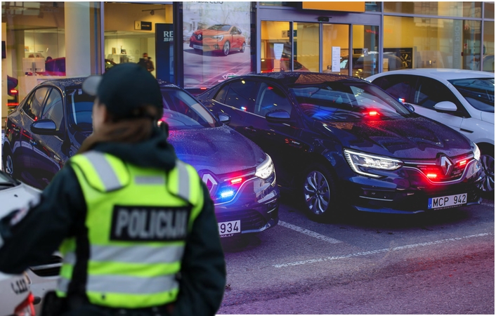 Uostamiesčio pareigūnai ginkluojasi naujais nežymėtais automobiliais