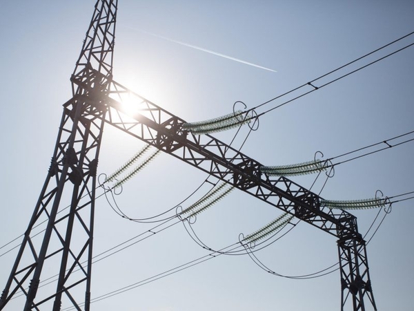 Prezidentūra: turi atsirasti tinklo mokestis elektrai, kuri ateina iš Rusijos