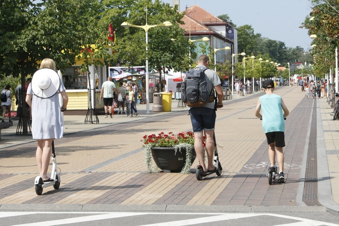 Palangos pareigūnai ieško mieste siautėjančio paspirtukų vagies