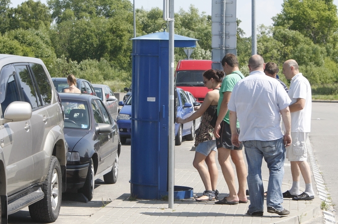 Už mašinų stovėjimą pajūrio automobilių aikštelėse – daugiau pinigų