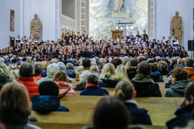 Studentų chorai sužavėjo klaipėdiečius