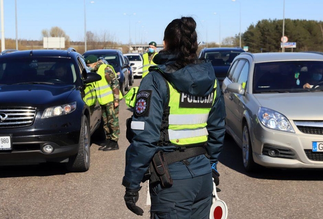 Po apribojimų pareigūnai įspėja grįžtančius į namus: kelionė gali būti komplikuota
