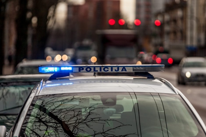 Klaipėdoje neblaivus autokrautuvo vairuotojas kliudė ir apgadino vilkiką