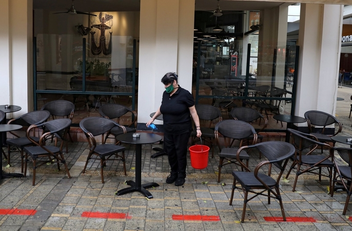 Kipre aptikta 12 žmonių, užsikrėtusių naujos atmainos koronavirusu