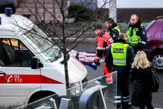 Alytuje mirė iš miško į ligoninę vežama sušalusi moteris