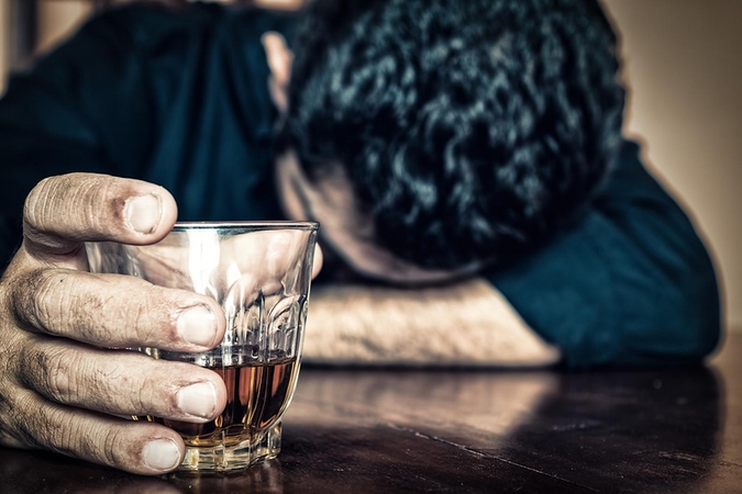 Šventės uostamiestyje: medikai vos spėjo vykti į namus atlikti blaivinimo procedūrų