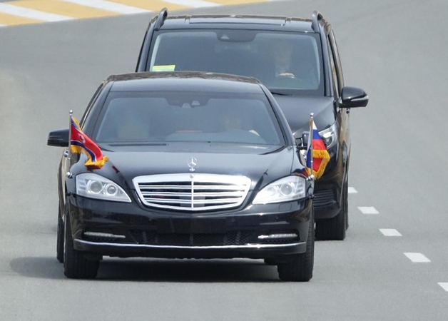Šiaurės Korėja pernai gavo du Kim Jong-unui skirtus mersedesus
