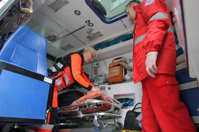 Biržuose susidūrė motociklas ir elektrinis triratis, vienas žmogus ligoninėje