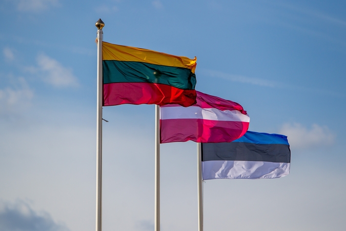Palangoje ir Šventojoje – Baltijos valstybių vėliavų instaliacija