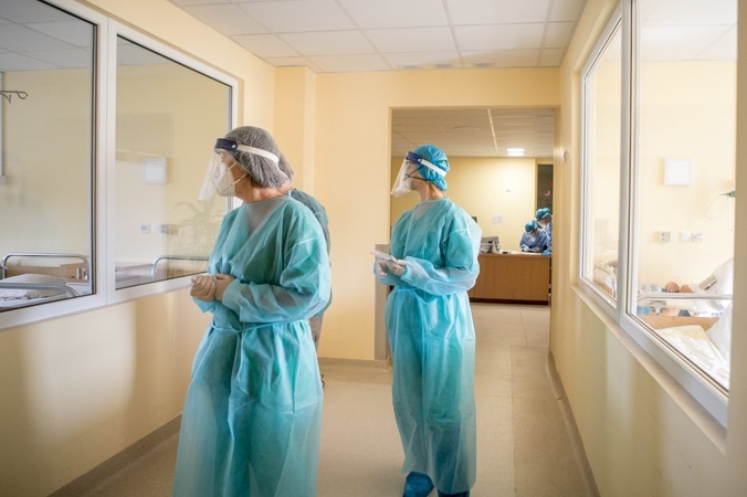 COVID-19 pasiglemžė dar vieno jauno vyro gyvybę: buvo nepasiskiepijęs
