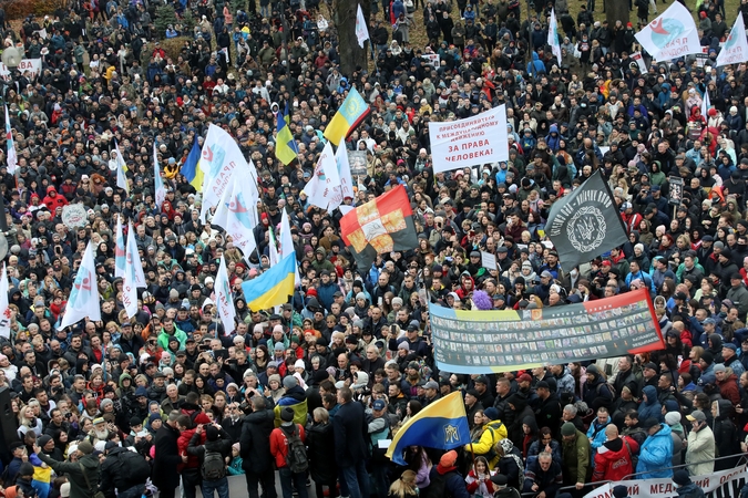 Ukrainoje šimtai žmonių dalyvavo mitinge prieš skiepus