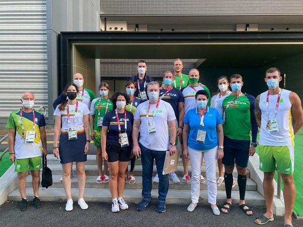 LTOK prezidentė aplankė olimpiniame kaimelyje įsikūrusius sportininkus