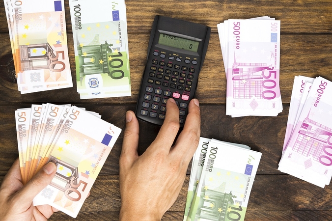 Teisiamųjų suole – 16 bendrininkų: valstybei padaryta beveik 400 tūkst. eurų žala
