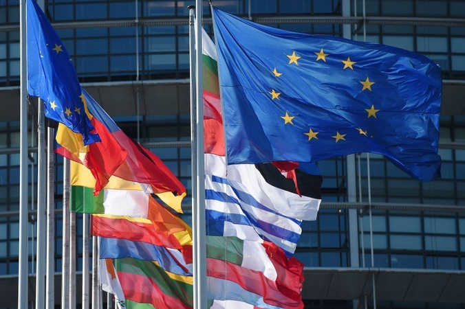 Lenkija perspėja Europos Sąjungos šalis dėl suartėjimo su Rusija