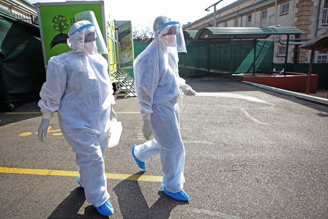 JAV koronaviruso infekcija per parą nustatyta beveik 60 tūkst. žmonių