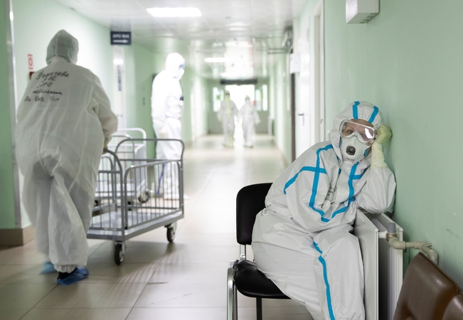Tarp aštuonių praėjusią parą patvirtintų COVID-19 atvejų – du įvežtiniai