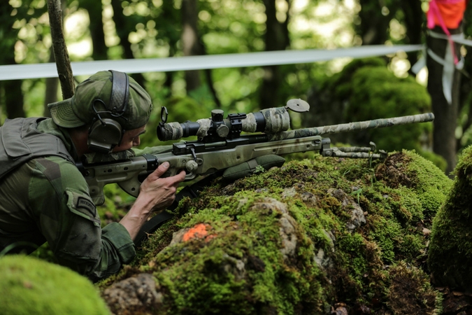 Latvijos kariuomenė pradėjo neplanines pratybas prie sienos su Baltarusija