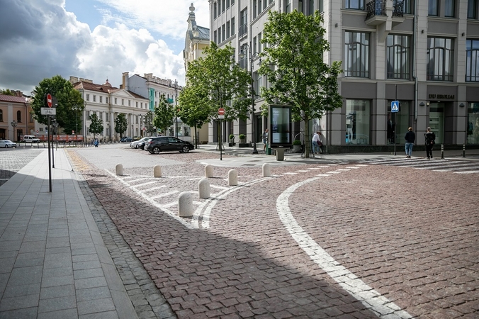Vilniaus senamiestyje atsiras vietos trumpam automobilių, turistinių autobusų sustojimui