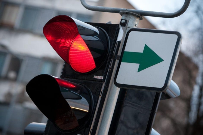 Paskutinės dienos: nebeliks prie šviesoforų esančių lentelių su žaliomis rodyklėmis