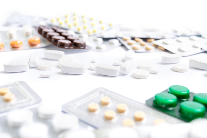 „Pfizer“ įsitikinusi jos sukurtų „Paxlovid“ piliulių veiksmingumu prieš omikron atmainą