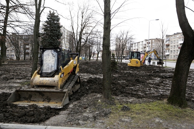 Vitės progimnazijos kieme – juodžemio kalnai: kokie pokyčiai laukia?