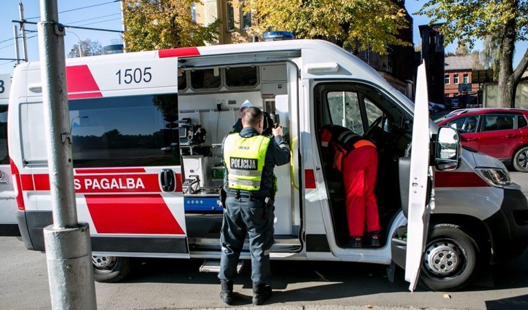 Vilniuje greitosios pagalbos automobilis pėsčiųjų perėjoje partrenkė berniuką