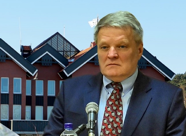 Už chuliganišką vairavimą teisių neteko Neringos savivaldybės administracijos direktorius E. Šakalys