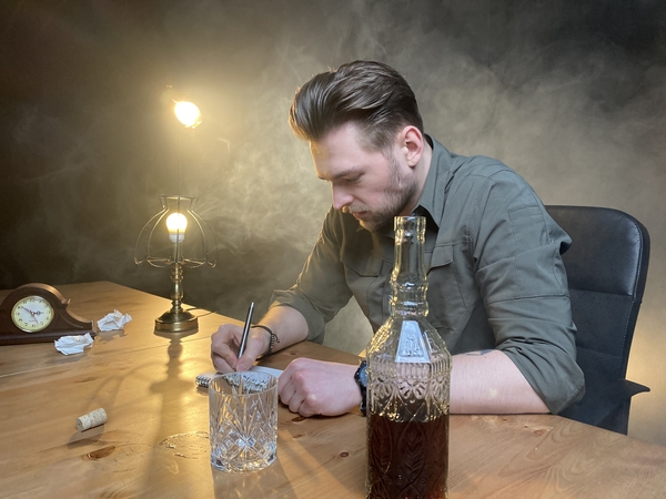 J. Veklenko apie naują vaizdo klipą: vaidinti, kai sprogsti iš nevilties – nelengva