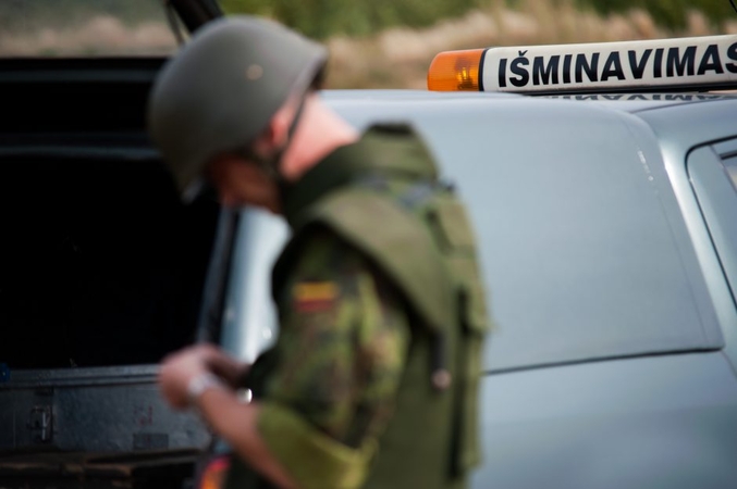 Išminuotojai sunaikino Kuršėnuose vaikų rastą sprogmenį