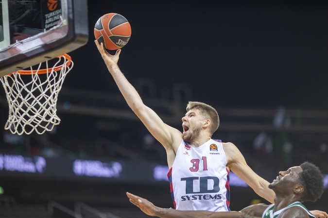 Šaltiniai: NBA pasiūlymą atmetęs R. Giedraitis lieka Vitorijoje