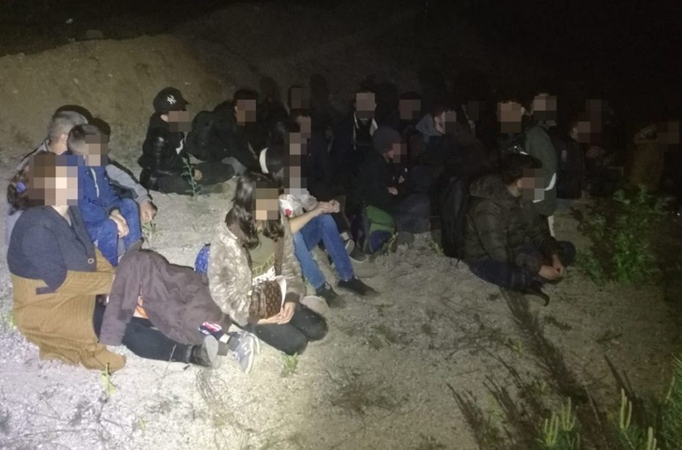 Praėjusią parą pasieniečiai į Lietuvą neįleido 144 migrantų: Baltarusijos pusėje girdėjosi šūviai