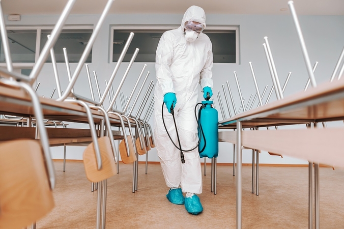 Ekspertas apie švietimo įstaigų uždarymą: priemonė skausminga, bet veiksminga