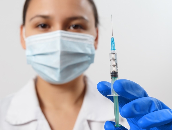 Lietuva ir dar penkios šalys ragina Briuselį spausti „BioNTech“ ir „Pfizer“ dėl vakcinos vėlavimo