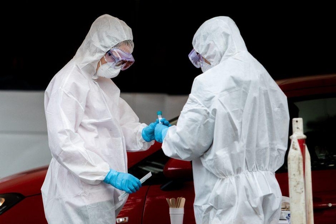 Atnaujinti užsikrėtusiųjų maršrutai: kur keliavo virusas?
