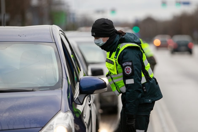 Prie didžiųjų miestų – automobilių spūstys: kur vairuotojai strigs ilgiausiai?