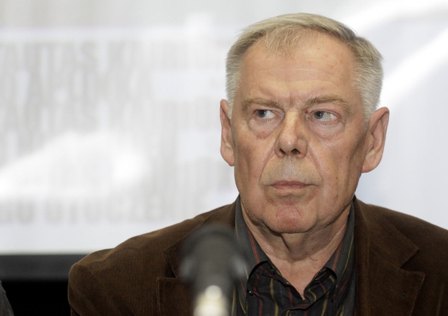 Prezidentas pasveikino dailininką P. R. Vaitiekūną 80-mečio proga
