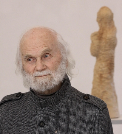 Kultūros ministras sveikina skulptorių L. Striogą 90-mečio proga