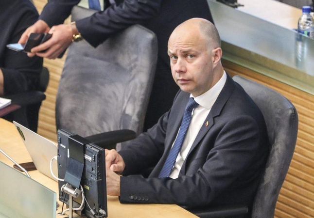A. Veryga ragina žmones nepirkti testų dėl koronaviruso internetu