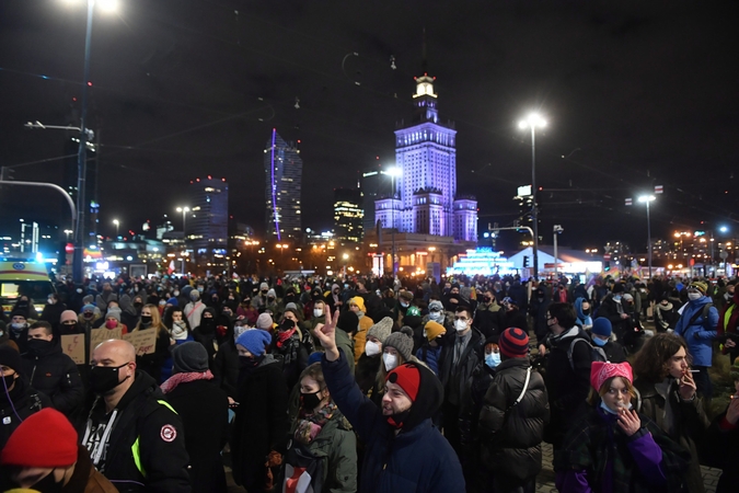 Dėl abortų draudimo Lenkijoje surengti protestai