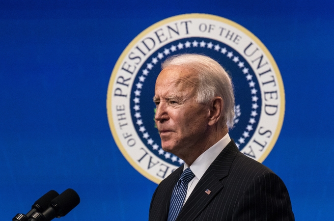 J. Bidenas: JAV rodys kelią pasauliui kovojant su klimato krize
