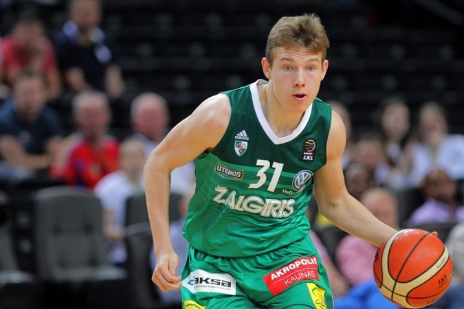 Oficialu: R. Jokubaitis pasirašė ilgalaikę sutartį su „Barcelona“