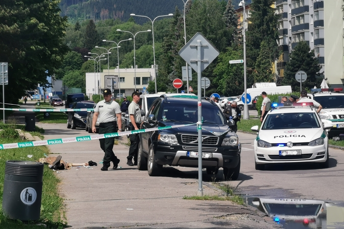 Slovakijos mokykloje užpuolikas peiliu mirtinai sužalojo vieną žmogų