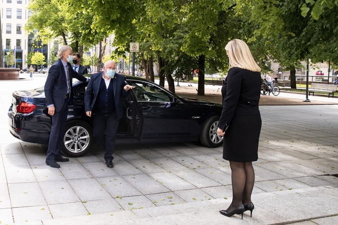 F. Timmermansas: Minskas pažeidė net diktatoriams priimtinas diplomatines normas