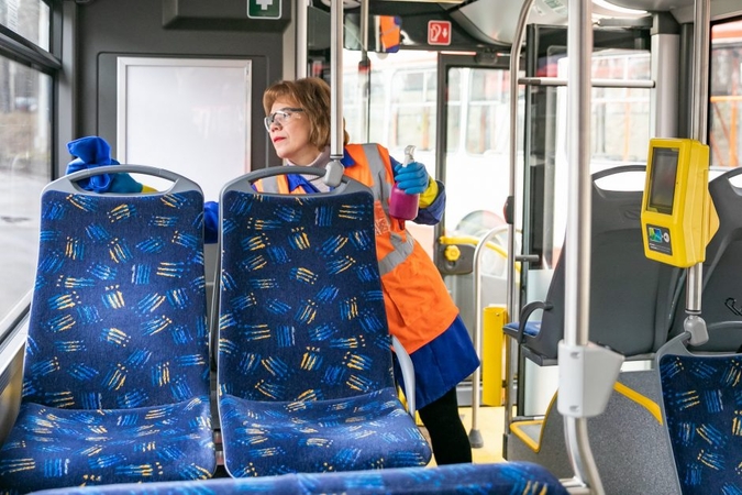 Savivaldybės piktinasi Vyriausybės delsimu ir išmokų dydžiu už viešąjį transportą