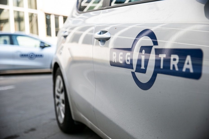 Dėl spragų teisės aktuose STT įžvelgia rizikų dėl sutartų „Regitros“ egzamino rezultatų