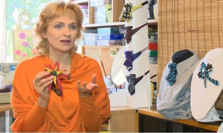 Iš kaklaraiščių – dar nematyti aksesuarai vyrams ir moterims
