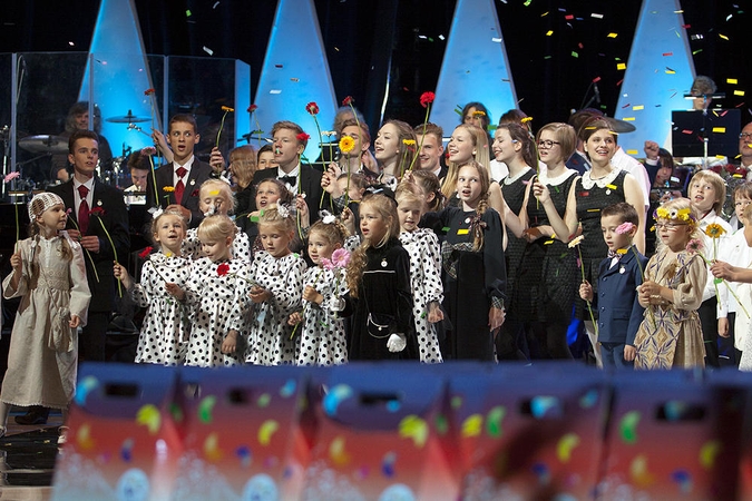 Jubiliejinis „Dainų dainelės“ koncertas subūrė 146 laureatus