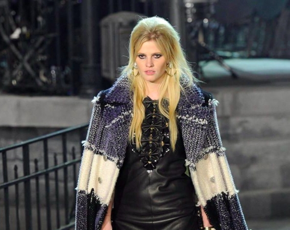 Lara Stone